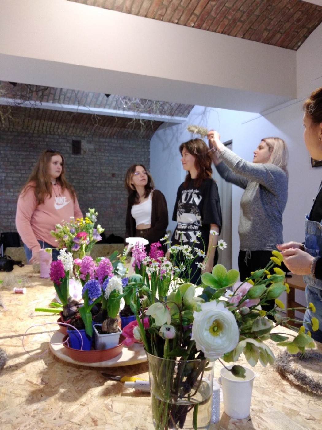 Floristický kurz – 3 březnové lekce (středy 11., 18. a 25. 3. od 18:00) | Rozvoz květin Plzeň